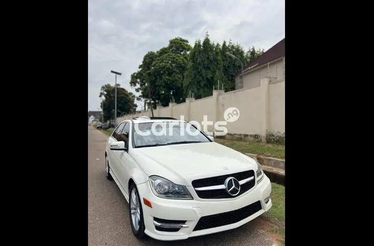 2012 MERCEDES BENZ C300 - 2/5
