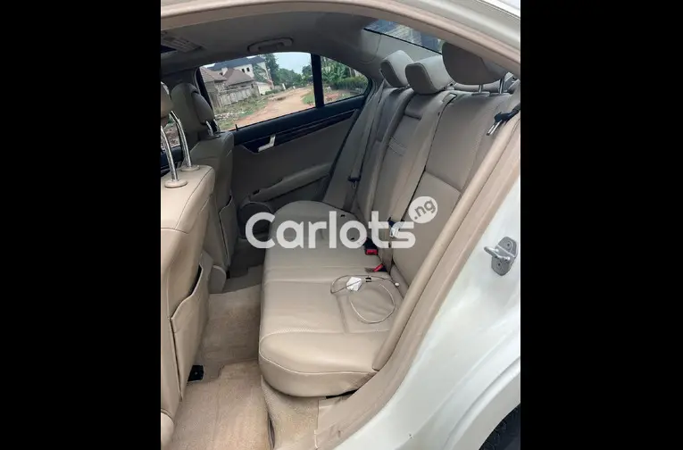 2012 MERCEDES BENZ C300 - 4/5