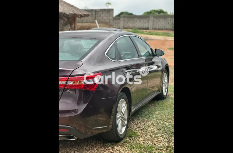 Distress Foreign used 2014 Toyota Avalon XLE - 5/5