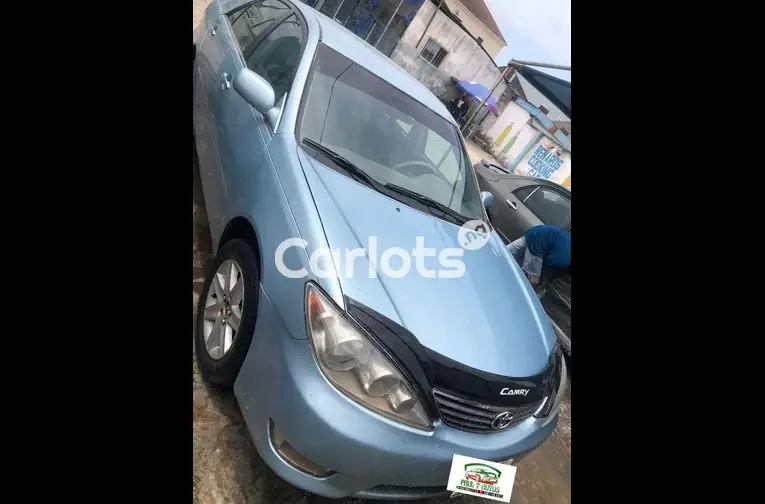 Clean 2005 Toyota Camry LE - 4/5