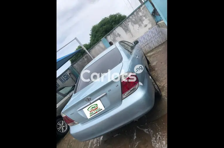 Clean 2005 Toyota Camry LE - 5/5