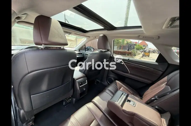 3Months Old 2016 Lexus RX350 Premium - 3/5