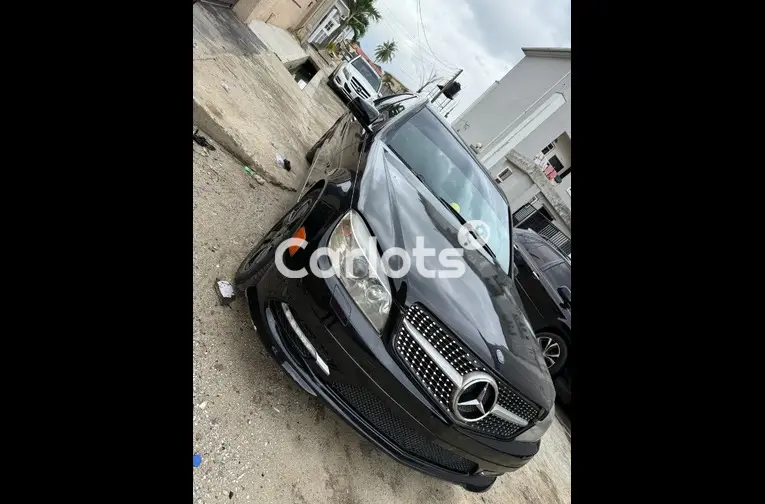 Toks Standard 2010 Mercedes Benz C300 Full Option - 1/5