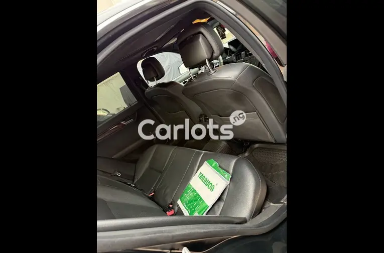 Toks Standard 2010 Mercedes Benz C300 Full Option - 4/5