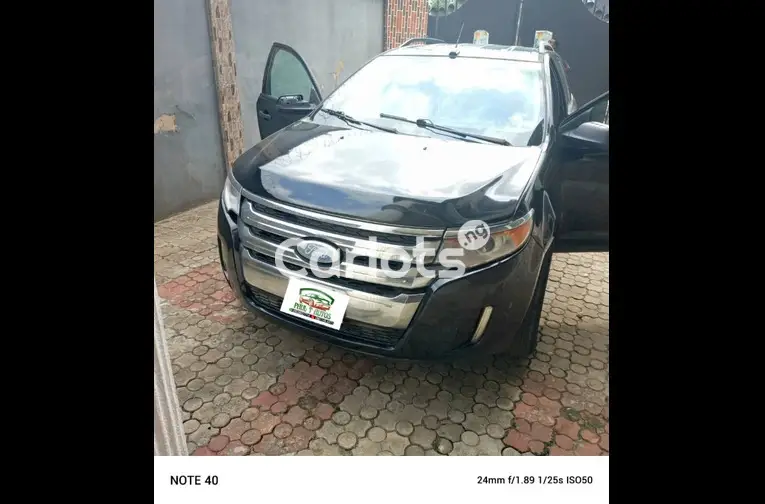 Clean 2013 Ford Edge AWD V6 - 1/5