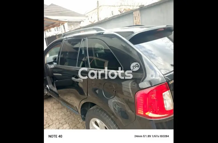 Clean 2013 Ford Edge AWD V6 - 4/5