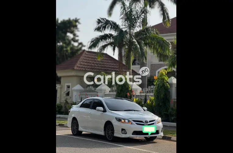 2013 UPGRADED TOYOTA COROLLA S - 2/5