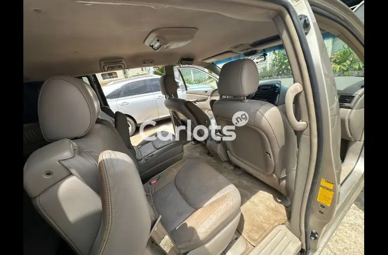 2005 TOYOTA SIENNA XLE - 3/5