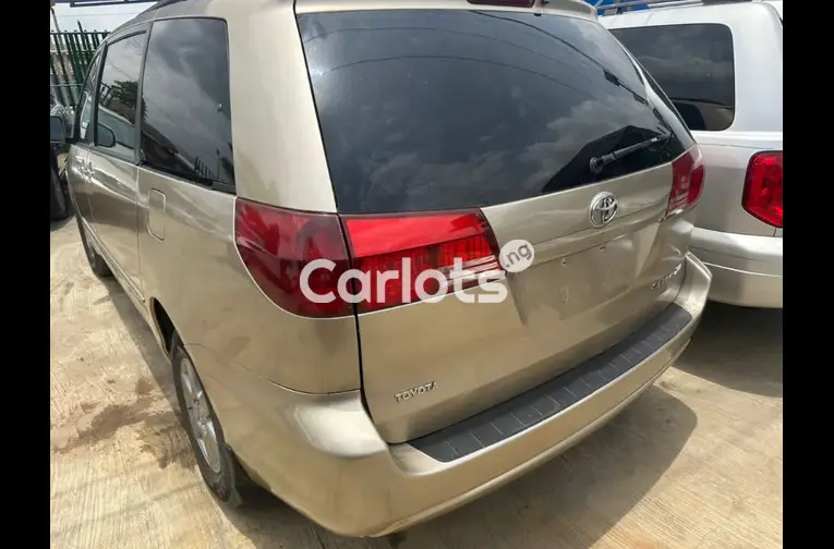 2005 TOYOTA SIENNA XLE - 5/5