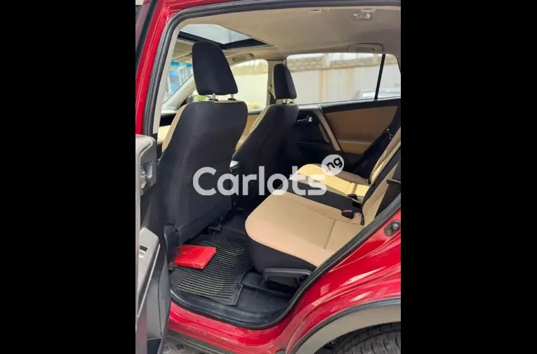 2017 TOYOTA RAV4 XLE - 4/5