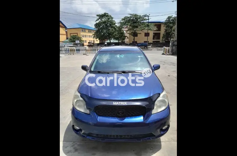 Clean 2004 Toyota Matrix XR