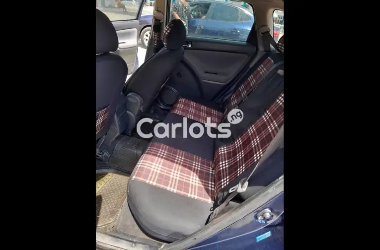 Clean 2004 Toyota Matrix XR - 3/5