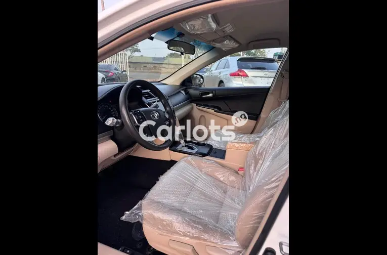 NEW ARRIVAL FOREIGN USED 2013 TOYOTA CAMRY LE - 2/5