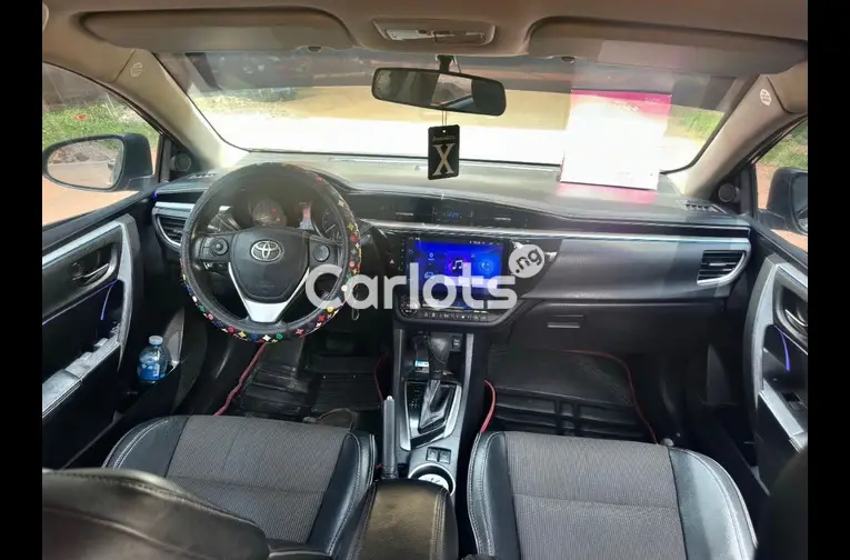2018 UPGRADED TOYOTA COROLLA S - 2/5