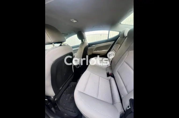 2019 HYUNDAI ELANTRA - 4/5