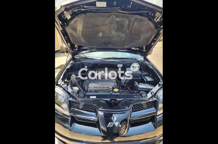 CLEAN 2003 MITSUBISHI OUTLANDER - 4/5