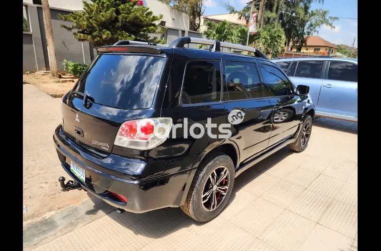 CLEAN 2003 MITSUBISHI OUTLANDER - 5/5
