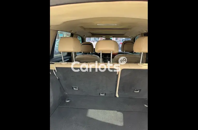 CLEAN 2010 MERCEDES BENZ GLK350 4MATIC - 3/5