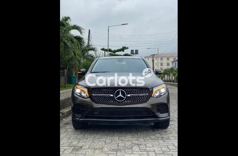 FOREIGN USED 2017 MERCEDES BENZ GLC300 - 1/5