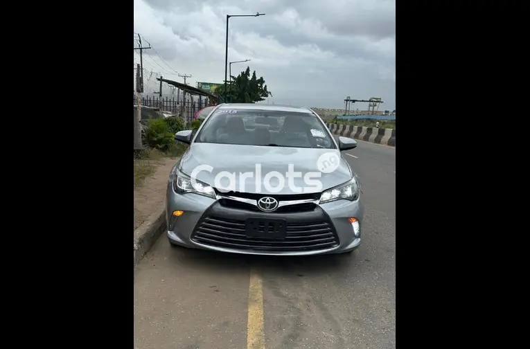 FOREIGN USED 2015 TOYOTA CAMRY XLE V6