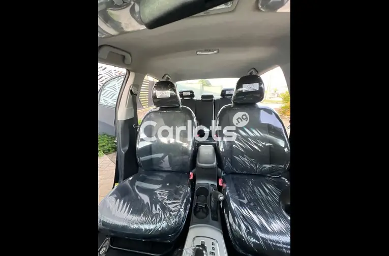 7WEEKS REGISTERED 2011 TOYOTA COROLLA SPORT - 3/5