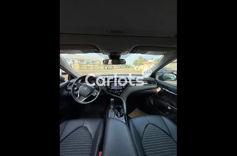 FOREIGN USED 2020 TOYOTA CAMRY SE - 3/5