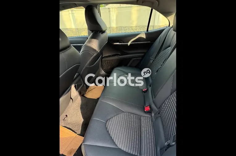 FOREIGN USED 2020 TOYOTA CAMRY SE - 4/5