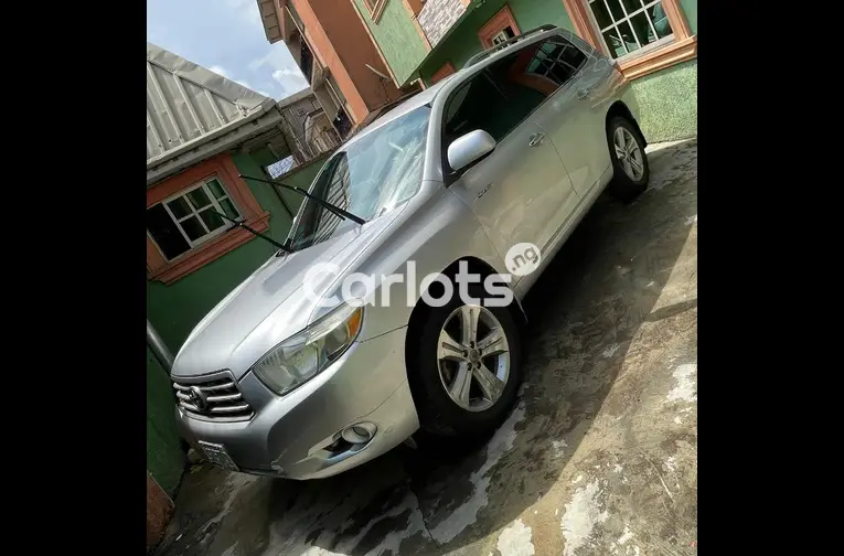 CLEAN FIRST BODY 2008 TOYOTA HIGHLANDER SPORT - 1/5