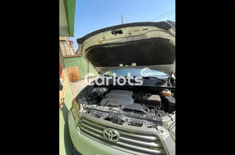 CLEAN FIRST BODY 2008 TOYOTA HIGHLANDER SPORT - 4/5
