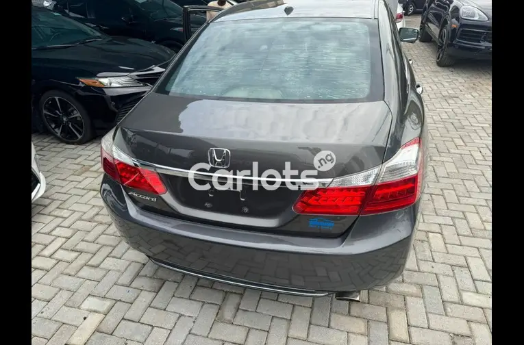 HONDA ACCORD 2013 - 4/4