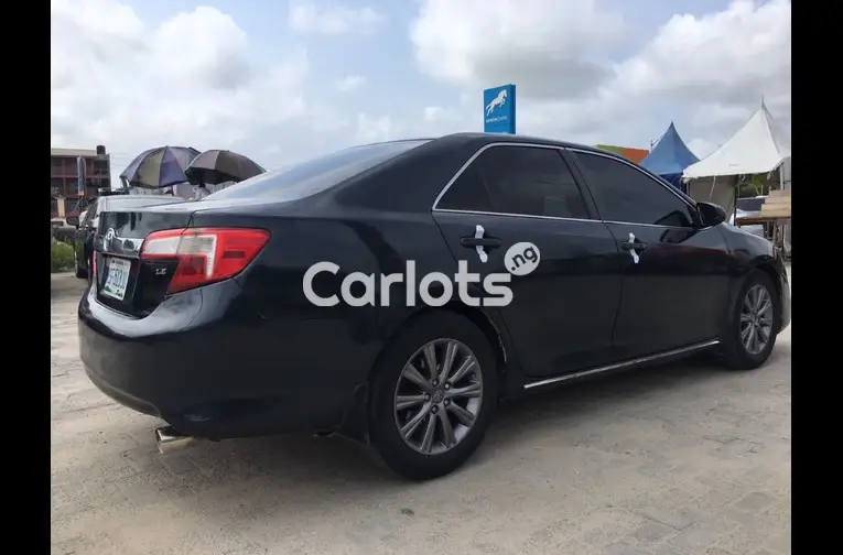 CLEAN 2013 TOYOTA CAMRY LE - 4/5