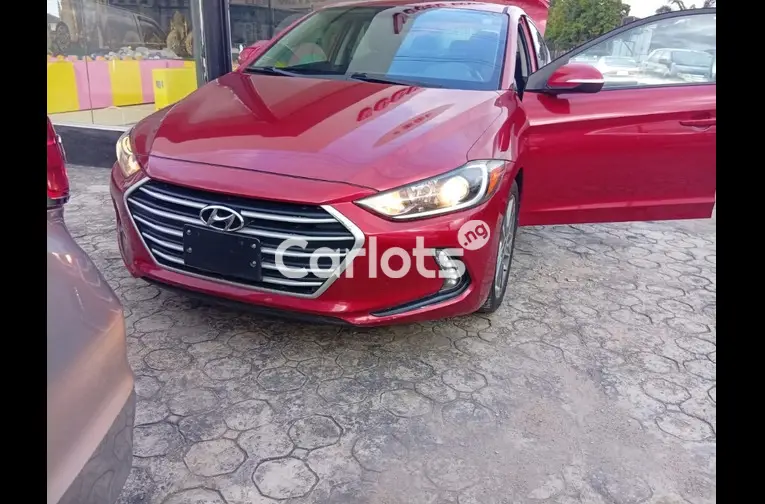 FOREIGN USED 2017 HYUNDAI ELANTRA