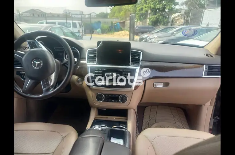 CLEAN 2016 MERCEDES BENZ GLE350 - 2/5