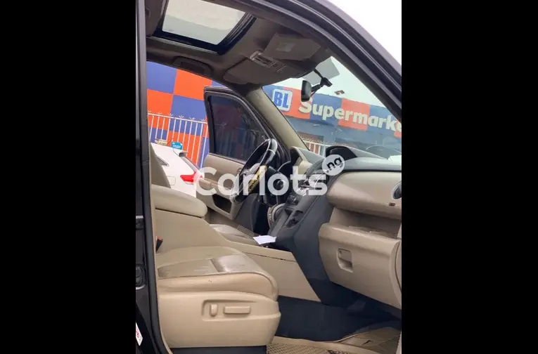 CLEAN FIRST BODY 2013 HONDA PILOT - 2/5