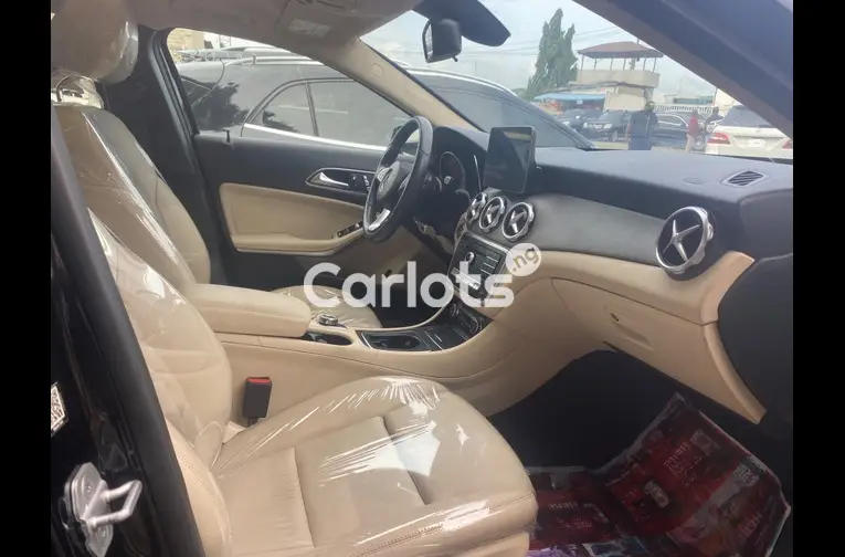 Foreign Used 2018 Mercedes Benz gla250 - 2/5