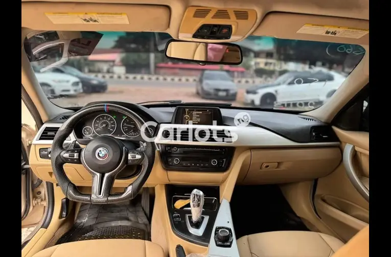 2013 BMW 3 SERIES 328i F30 - 3/5