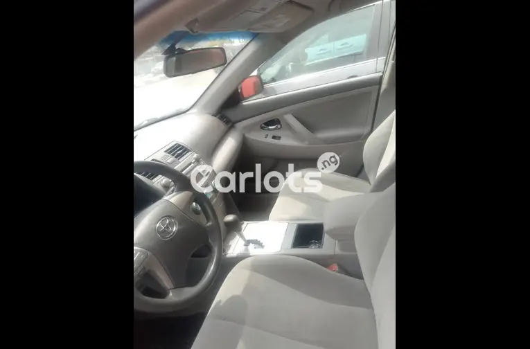 2009 Toyota Camry - 2/5