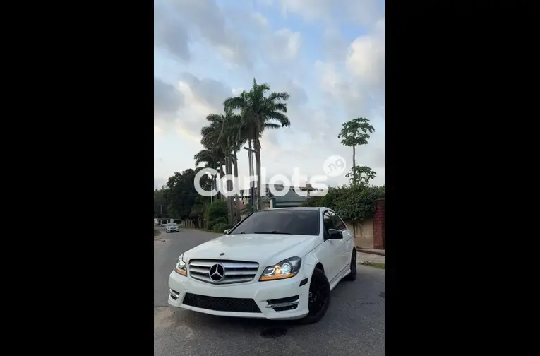 2012 MERCEDES BENZ C300 - 1/5