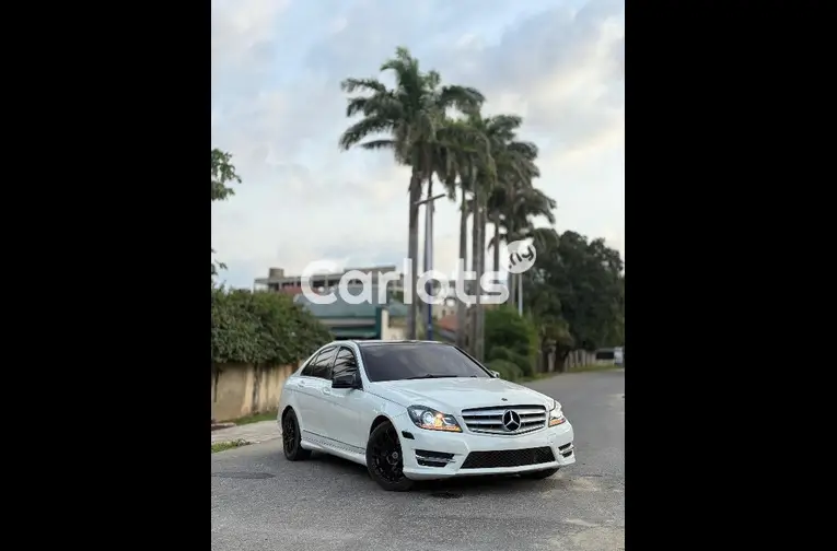 2012 MERCEDES BENZ C300 - 2/5