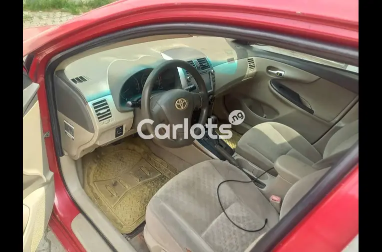 CLEAN 2009 TOYOTA COROLLA LE - 2/5