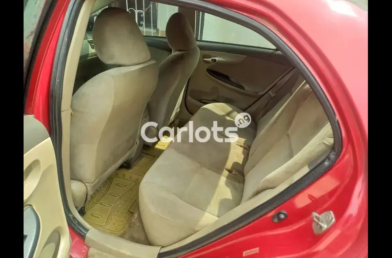 CLEAN 2009 TOYOTA COROLLA LE - 3/5