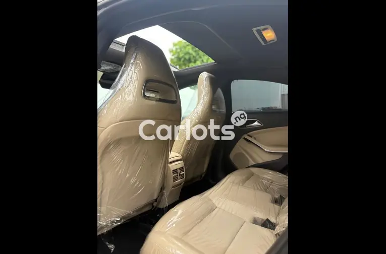 UNREGISTERED 2014 MERCEDES BENZ CLA250 - 4/5