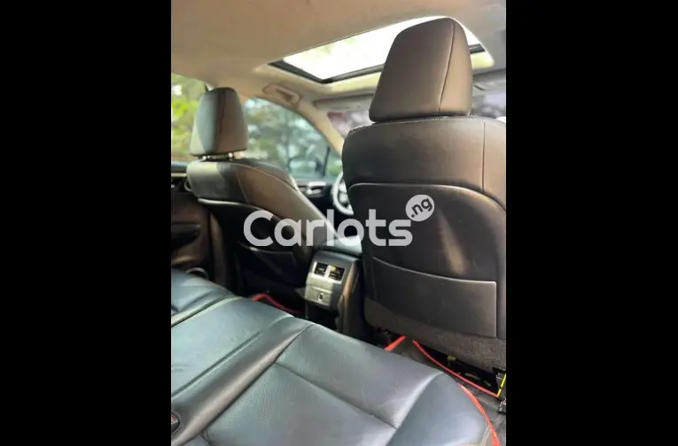 2017 LEXUS RX350 - 3/5