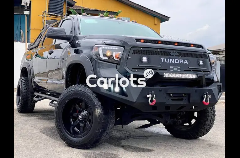TOYOTA TUNDRA 2018