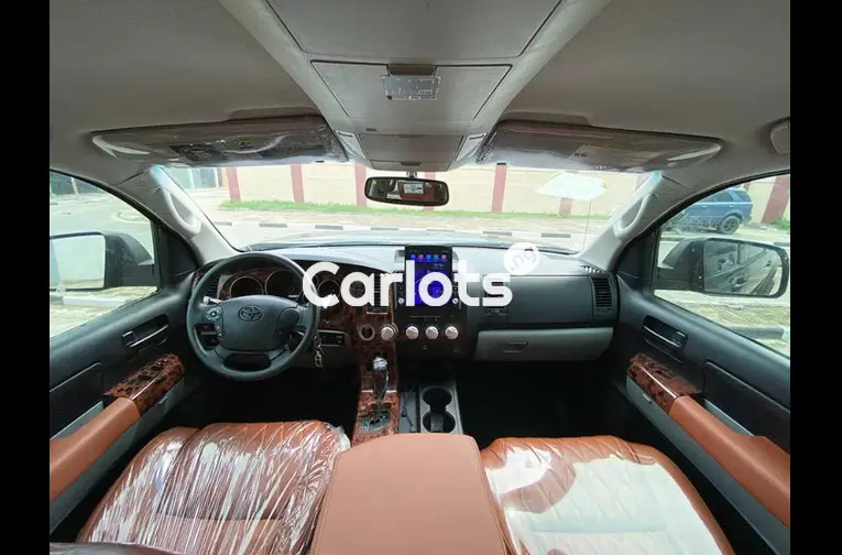 TOYOTA TUNDRA 2018 - 2/4