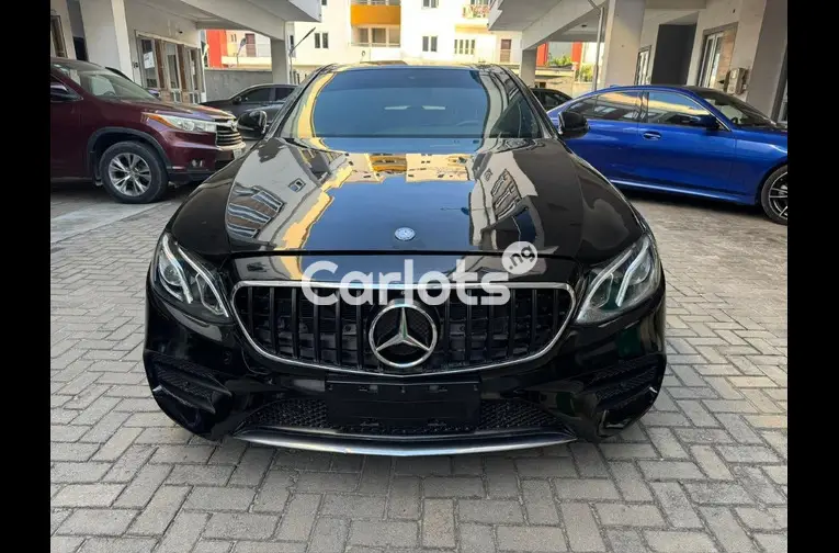 CLEAN 2017 MERCEDES BENZ E300 4MATIC