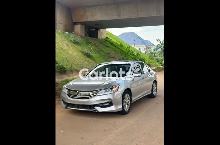 2016 UPGRADED KEYLESS HONDA ACCORD - 2/5