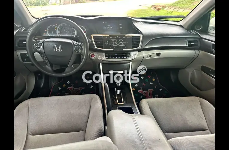 2016 UPGRADED KEYLESS HONDA ACCORD - 3/5