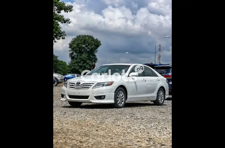 2010 TOYOTA CAMRY - 1/5