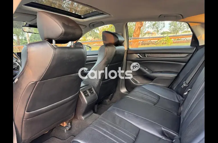 Foreign used 2018 Honda Accord Touring - 3/5